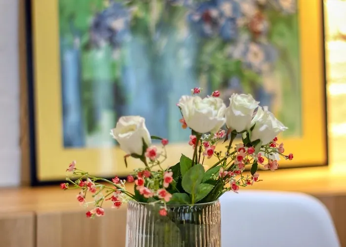 Апартаменти Urban Chic *